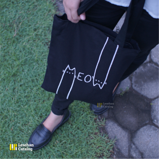 Totebag Meow Hitam